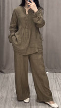 Load image into Gallery viewer, Women Cotton and Linen V-neck Two-piece Suit