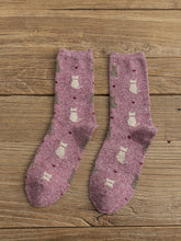 Load image into Gallery viewer, Lovely Cats &amp; Heart Pattern Comfy Knit Socks