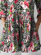 Load image into Gallery viewer, Women's Retro Leopard Floral Art Print Casual Cotton And Linen V-neck Top