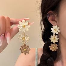Load image into Gallery viewer, Colorful Straw Flower Holiday Tassel Earrings