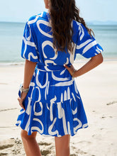 Load image into Gallery viewer, Feminine and Elegant Printed Short Sleeve Dress