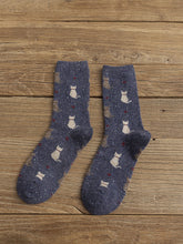 Load image into Gallery viewer, Lovely Cats &amp; Heart Pattern Comfy Knit Socks