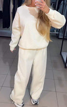 Load image into Gallery viewer, Women's Casual Round Neck Diamond Hooded Two Piece Suit