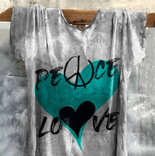 Load image into Gallery viewer, Retro Heart Graphic Casual Tee 383a