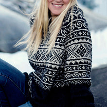 Load image into Gallery viewer, Vintage Beautiful Norwegian Setesdals Knit Jacquard Crew Neck Sweater（Unisex）