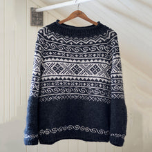 Load image into Gallery viewer, Vintage Beautiful Norwegian Setesdals Knit Jacquard Crew Neck Sweater（Unisex）