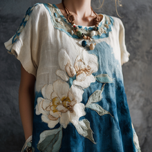Load image into Gallery viewer, Women's Vintage Floral Oil Painting Art Gradient Cotton And Linen T-shirt