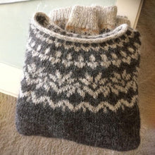Load image into Gallery viewer, Vintage Floral Icelandic Knit Cozy Pullover Sweater