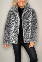 Load image into Gallery viewer, Women&#39;s Fashionable Leopard Lapel Faux Fur Winter Coat