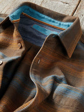 Load image into Gallery viewer, Men's Vintage Blanket Stripe Flannel Long Sleeve Shirt