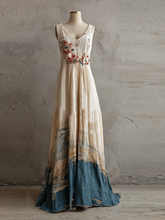 Load image into Gallery viewer, Women's Retro Simple Cherry Blossom Embroidery Sleeveless Dress
