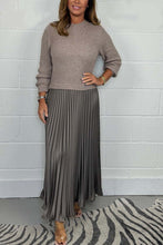 Load image into Gallery viewer, Women's solid color Long Sleeve Jumper &amp; Pleated Bottom Dress Fashion Trends