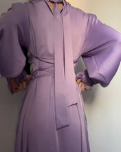 Load image into Gallery viewer, Elegant waisted pleated cuff dress