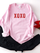 Load image into Gallery viewer, Women's XOXO Print Crew Neck Sweatshirt